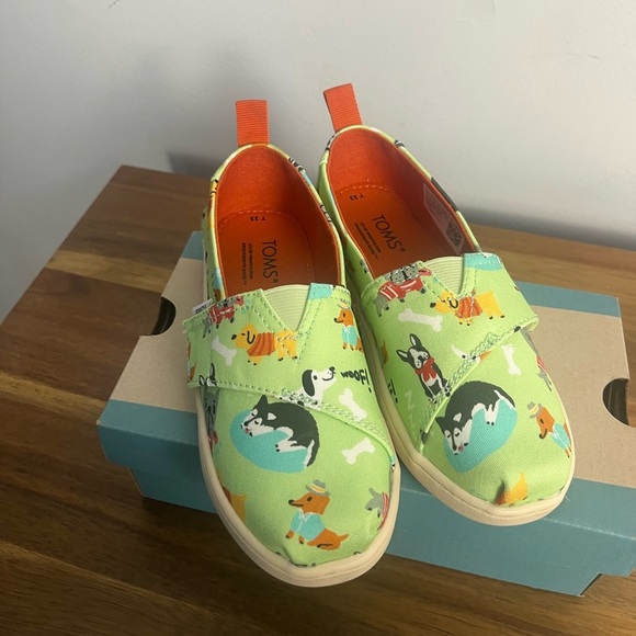 TOMS Unisex-Child Alpargata Loafer pistachio green cozy dog Flat size 11 - Picture 2 of 8